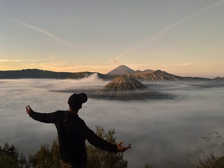 Cómo visitar el Volcán Bromo de Indonesia: Guía completa (2024)