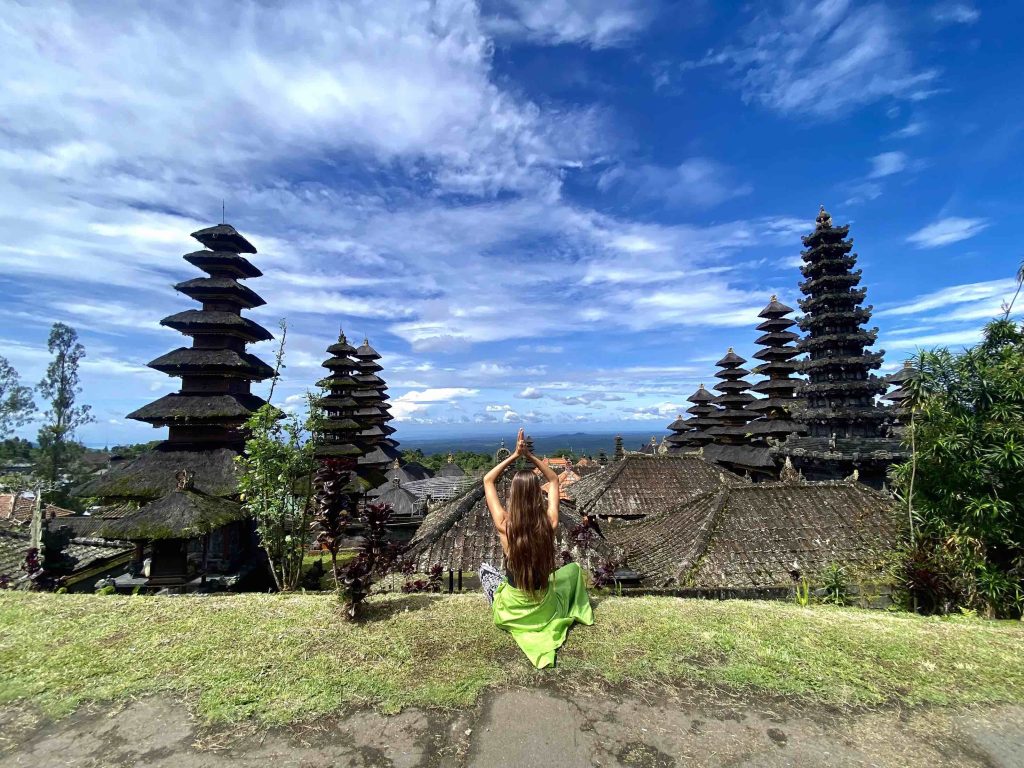 templo besakih bali