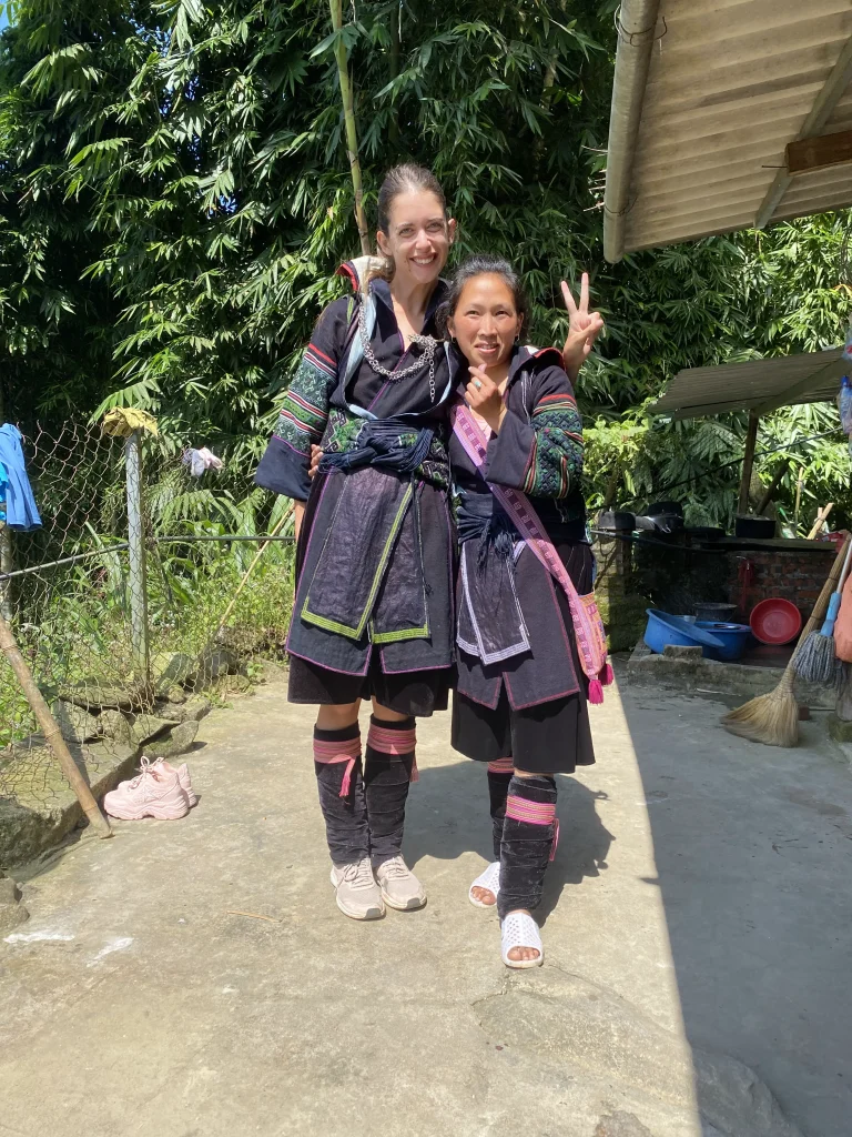 vestimenta tradicional Hmong vietnam