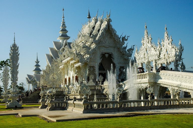 white temple, chiang rai, thailand-237525.jpg