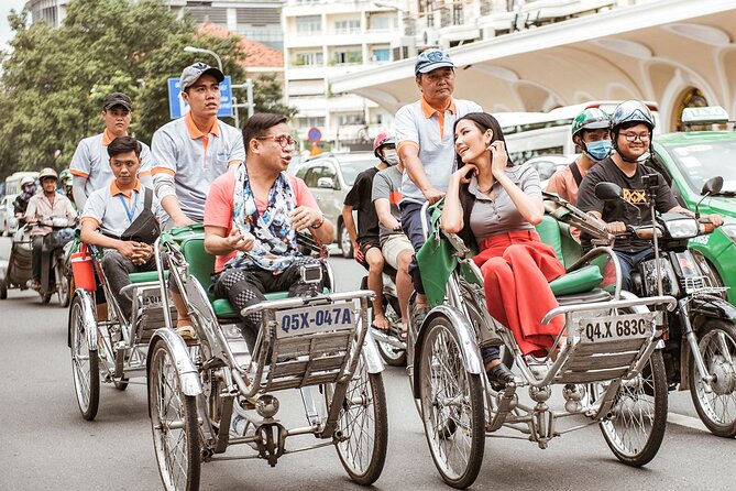 como moverse por vietnam tuktuk