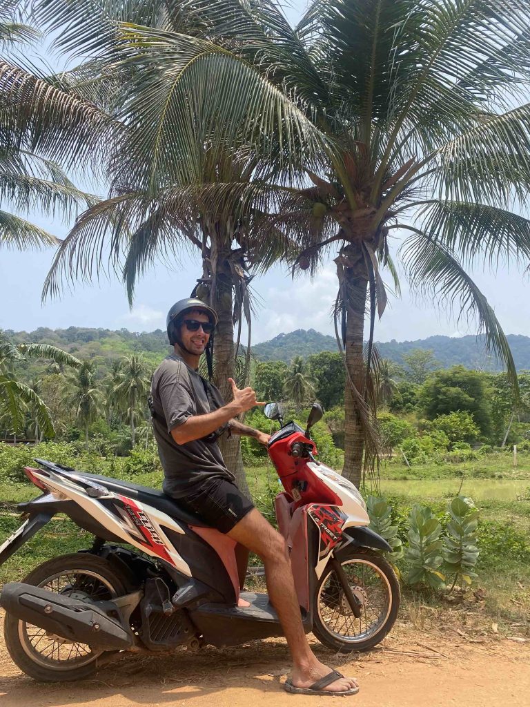 como moverse por tailandia en moto