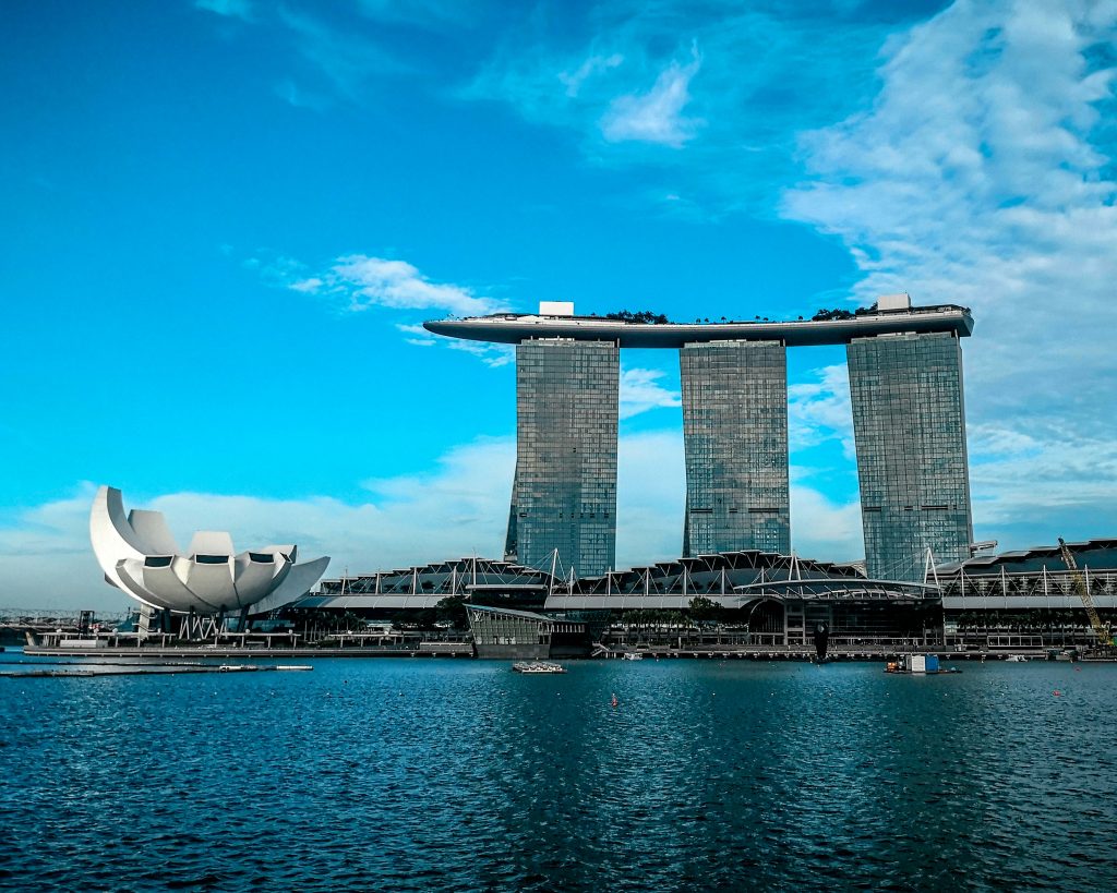 como moverse por singapur