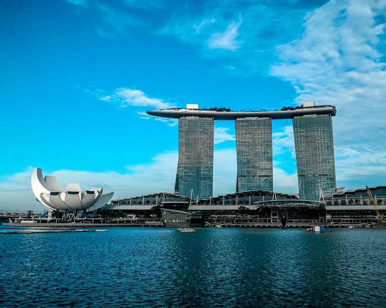 Cómo moverse por Singapur: Transportes y Consejos [2025]