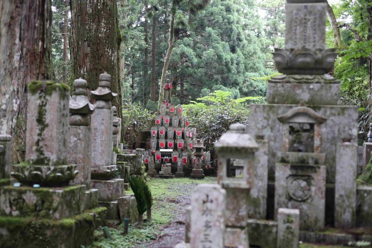cementerio Okunoin japon
