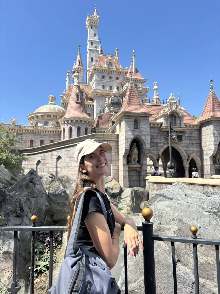 castillo bella y bestia disney tokyo