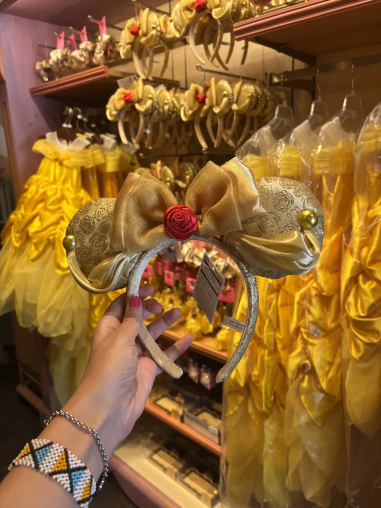merchandising disney resort