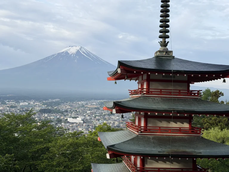 chureito pagoda fuji