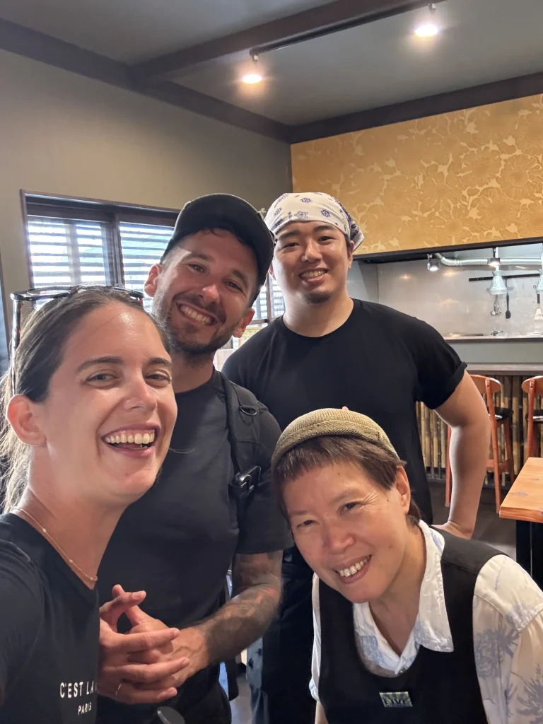comiendo en amanohashidate